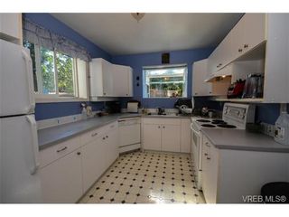 Photo 15: 121 Rockcliffe Pl in VICTORIA: La Thetis Heights House for sale (Langford)  : MLS®# 734804