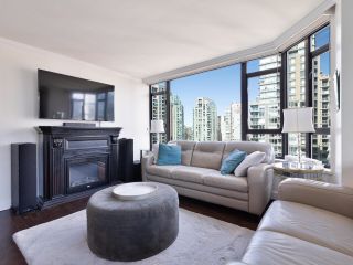 Photo 2: 1904 888 HAMILTON Street in Vancouver: Downtown VW Condo for sale in "Rosedale Gardens" (Vancouver West)  : MLS®# R2885211