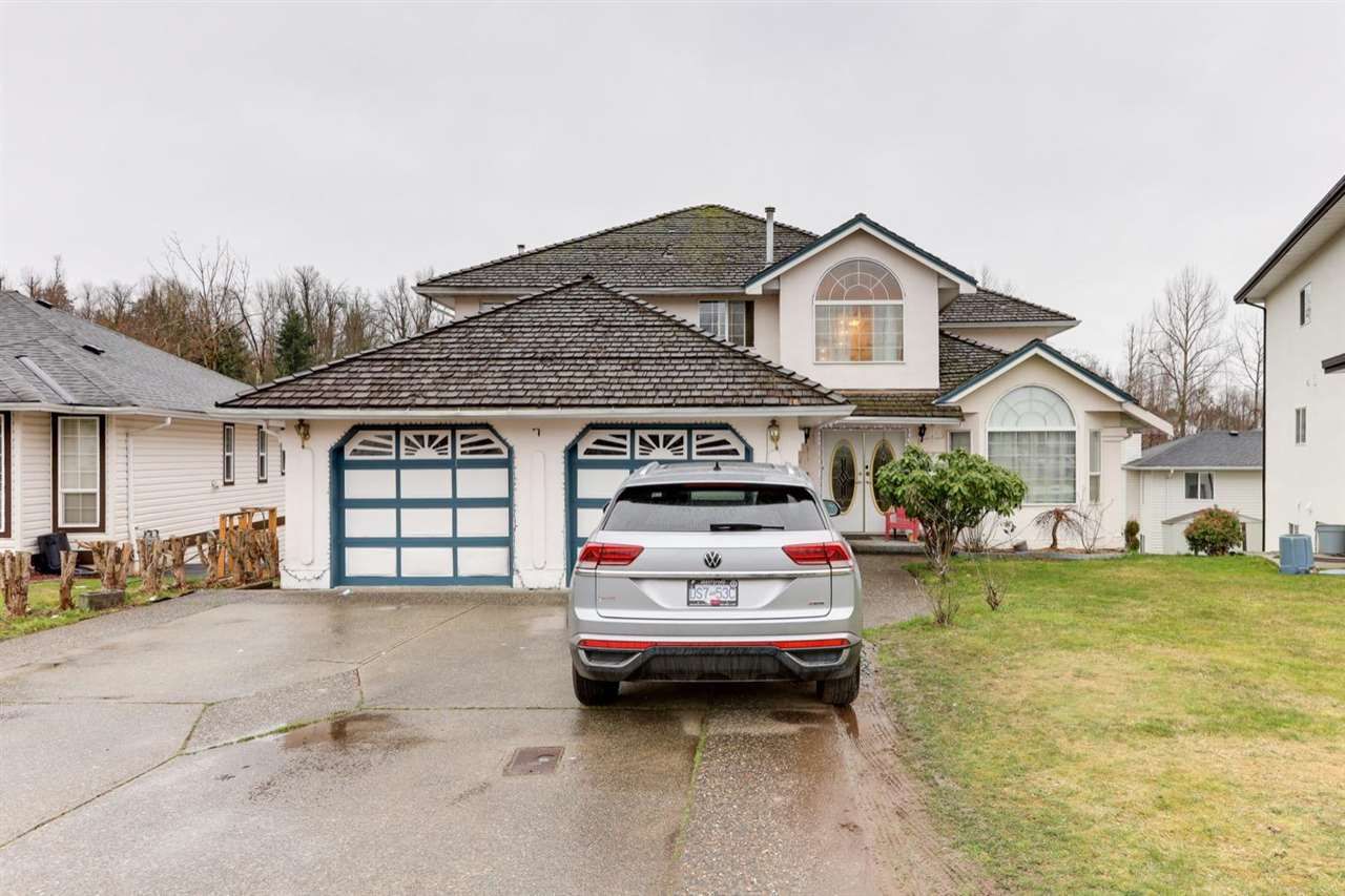 Main Photo: 3226 SISKIN Drive in Abbotsford: Abbotsford West House for sale : MLS®# R2576174