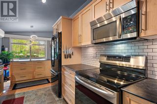 Photo 9: 1804 Richardson St in Victoria: House for sale : MLS®# 960197