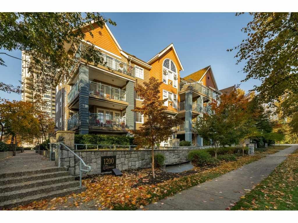 Main Photo: 213 1200 EASTWOOD Street in Coquitlam: North Coquitlam Condo for sale in "LAKESIDE TERRACE" : MLS®# R2416247