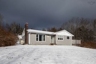 Photo 2: 4 Beech Brook Road in Ardoise: 403-Hants County Residential for sale (Annapolis Valley)  : MLS®# 202200124