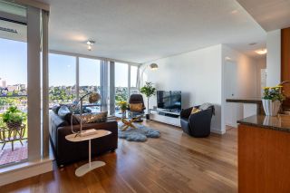 Photo 3: 1805 583 BEACH CRESCENT in Vancouver: Yaletown Condo for sale (Vancouver West)  : MLS®# R2462178
