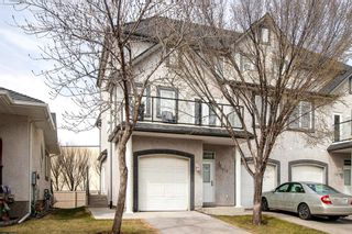 Photo 3: 180 Simcoe Place SW in Calgary: Signal Hill Row/Townhouse for sale : MLS®# A1218089