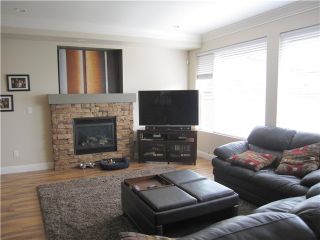 Photo 2: 23760 111A Avenue in Maple Ridge: Cottonwood MR House for sale in "FALCON HILL" : MLS®# V1121114