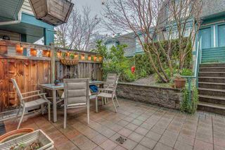 Photo 2: 15 288 ST. DAVIDS Avenue in North Vancouver: Lower Lonsdale Townhouse for sale in "ST. DAVID'S LANDING" : MLS®# R2232167