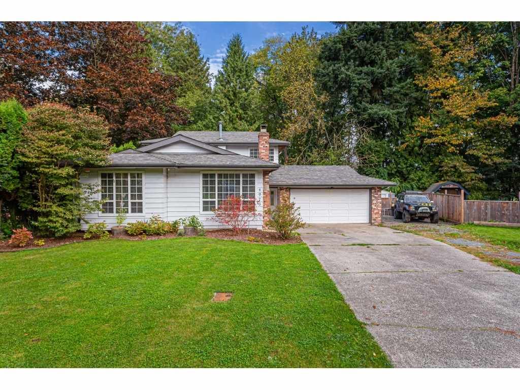 Main Photo: 4976 198 Street in Langley: Langley City House for sale : MLS®# R2506557