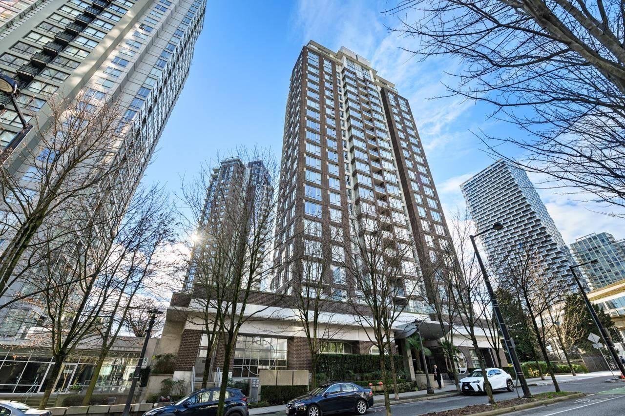 Main Photo: 550 Pacific Street in Vancouver: Yaletown Condo for rent (Vancouver West)  : MLS®# AR177
