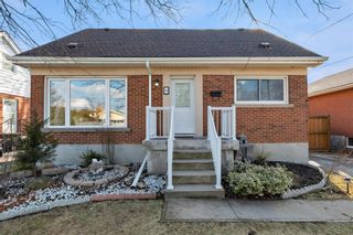 Photo 1: 12 Percy Court in Hamilton: House for sale : MLS®# H4185137