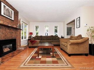 Photo 3: B 2319 Sooke Rd in VICTORIA: Co Wishart North Half Duplex for sale (Colwood)  : MLS®# 681025