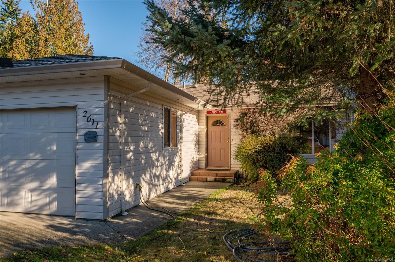 Main Photo: 2611 Cook Rd in Campbell River: CR Willow Point House for sale : MLS®# 919725