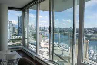 Photo 7: 1902 1228 MARINASIDE Crescent in Vancouver: Yaletown Condo for sale in "Crestmark II" (Vancouver West)  : MLS®# R2582919