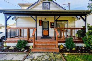 Photo 3: 9850 CARLETON Street in Chilliwack: Chilliwack Proper East House for sale : MLS®# R2761091