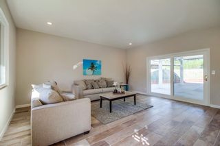 Photo 3: SAN DIEGO House for sale : 3 bedrooms : 8170 Whelan Dr