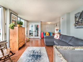 Photo 2: 1003 121 TENTH Street in New Westminster: Uptown NW Condo for sale in "VISTA ROYALE" : MLS®# R2710608