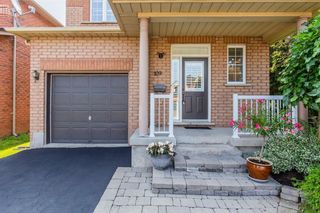 Photo 2: 109 Peachwood Crescent in Stoney Creek: House for sale : MLS®# H4175328