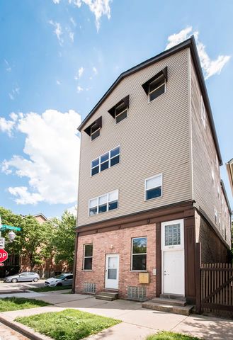 Main Photo: 1445 HURON Street Unit 2 in Chicago: CHI - West Town Rentals for rent ()  : MLS®# 10770289