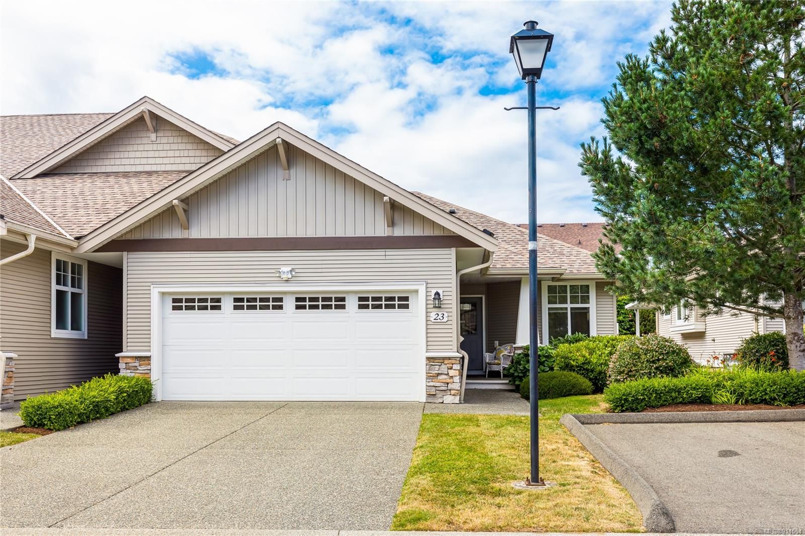 Main Photo: 23 631 Blenkin Ave in Parksville: PQ Parksville Row/Townhouse for sale (Parksville/Qualicum)  : MLS®# 911554