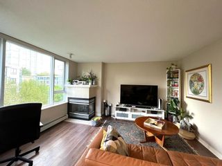 Photo 3: 610 1383 MARINASIDE Crescent in Vancouver: Yaletown Condo for sale in "The Columbus" (Vancouver West)  : MLS®# R2689977