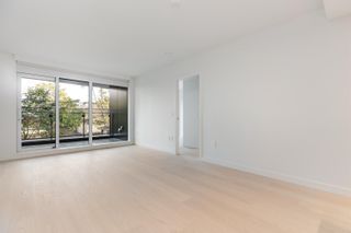 Photo 3: 303 3596 WEST 28TH Avenue in Vancouver: Dunbar Condo for sale in "LEGACY ON DUNBAR" (Vancouver West)  : MLS®# R2878126