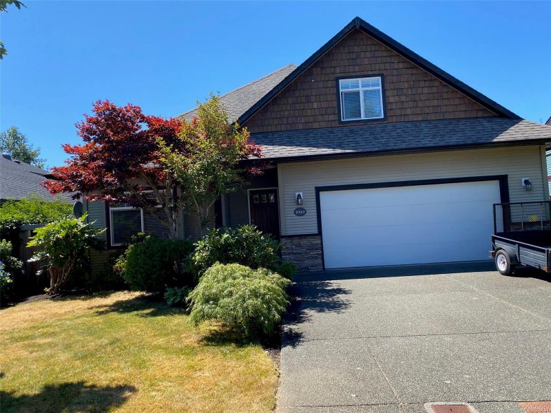 FEATURED LISTING: 2347 Stirling Cres Courtenay