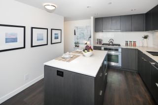 Photo 5: 910 111 E 1ST Avenue in Vancouver: Mount Pleasant VE Condo for sale in "Block 100" (Vancouver East)  : MLS®# R2125894