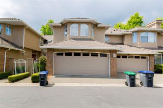 Photo 3: 26 6211 W BOUNDARY Drive in Surrey: Panorama Ridge Townhouse for sale in "LAKEWOOD HEIGHTS, BOUNDARY PARK" : MLS®# R2584830