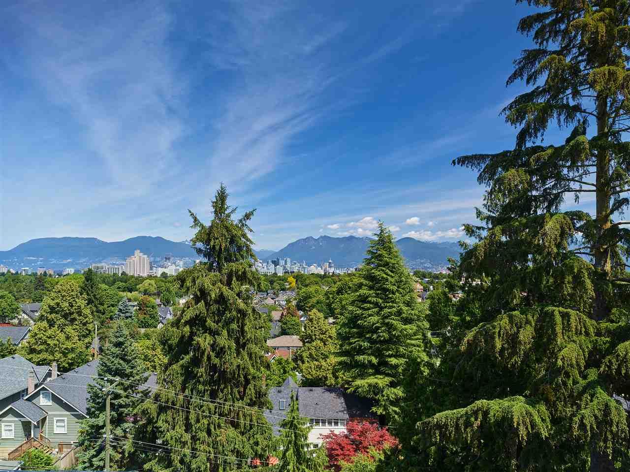 Main Photo: 405 633 W KING EDWARD Avenue in Vancouver: Cambie Condo for sale in "AMBER BY ARAGON" (Vancouver West)  : MLS®# R2482116