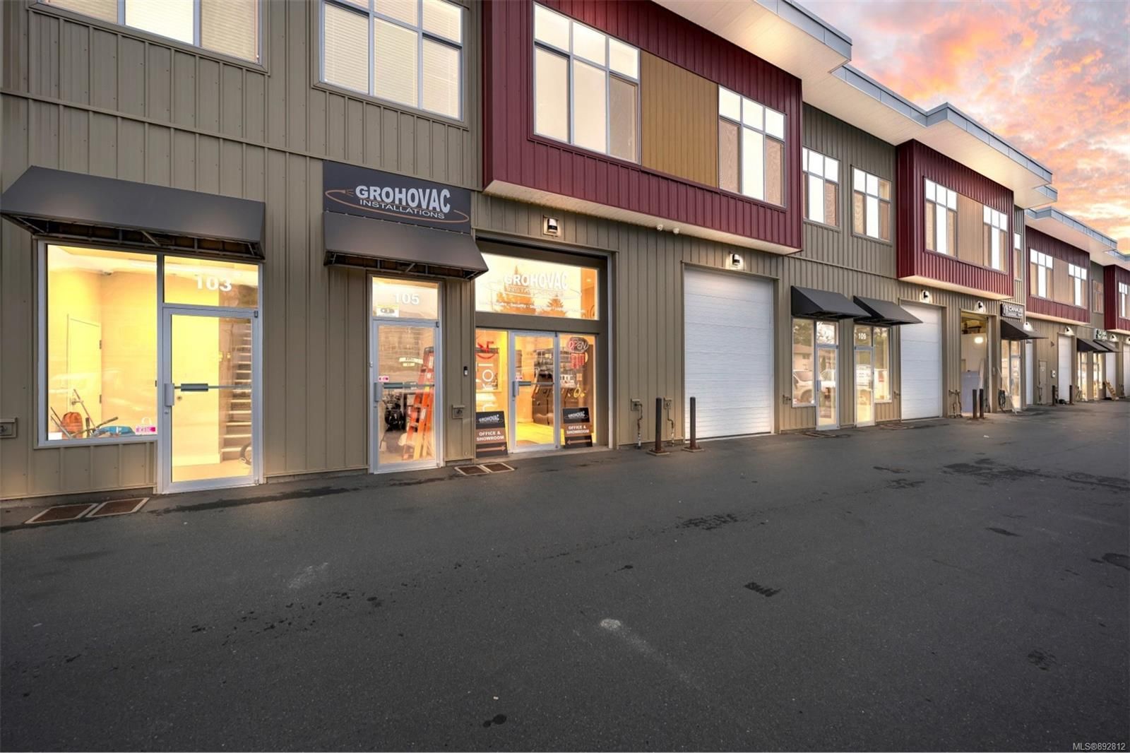 Main Photo: 105 2785 Leigh Rd in Langford: La Langford Lake Mixed Use for sale : MLS®# 892812