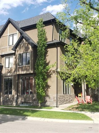 Photo 1: 142 12 Avenue NW in Calgary: Crescent Heights Row/Townhouse for sale : MLS®# C4290124