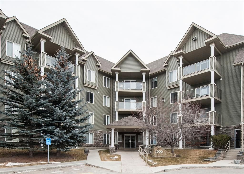 Main Photo: 1111 Millrise Point SW in Calgary: Millrise Apartment for sale : MLS®# A1043747