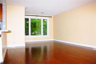 Photo 3: Main Fl 261 Taylor Mills Drive S in Richmond Hill: Crosby House (Bungalow) for lease : MLS®# N3480716