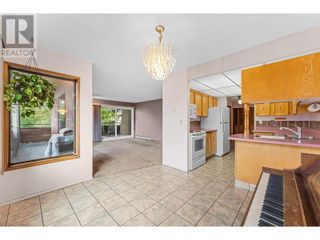 Photo 4: 983 Bernard Avenue Unit# 208 in Kelowna: House for sale : MLS®# 10311064