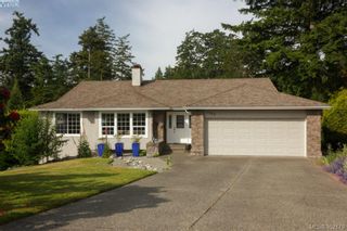 Photo 1: 1103 Praisewood Terr in VICTORIA: SE Broadmead House for sale (Saanich East)  : MLS®# 703930