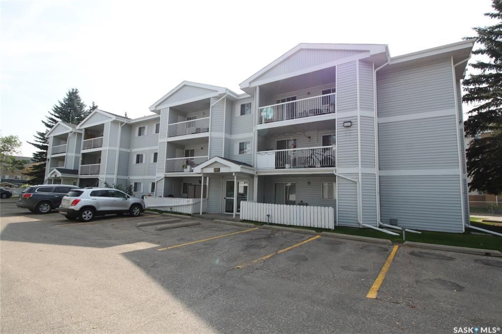 Main Photo: 304A 309 Cree Crescent in Saskatoon: Lawson Heights Residential for sale : MLS®# SK944583