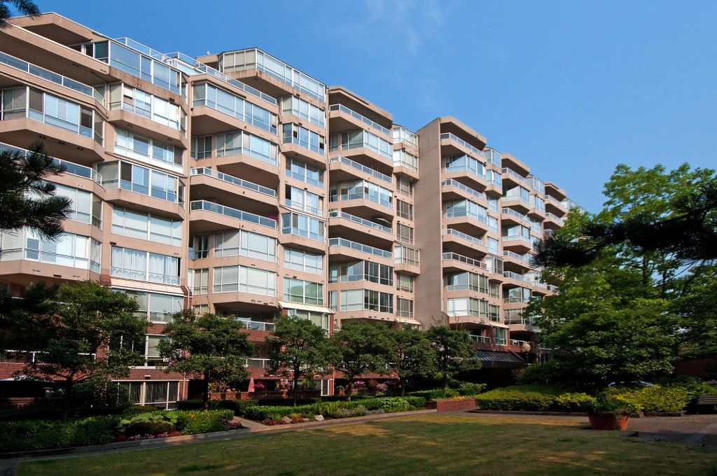 Main Photo: 302 518 Moberly Road in Vancouver: False Creek Condo for sale (Vancouver West)  : MLS®# V991007