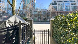 Photo 4: 979 RICHARDS Street in Vancouver: Yaletown Townhouse for sale in "MONDRIAN by BOSA" (Vancouver West)  : MLS®# R2648944