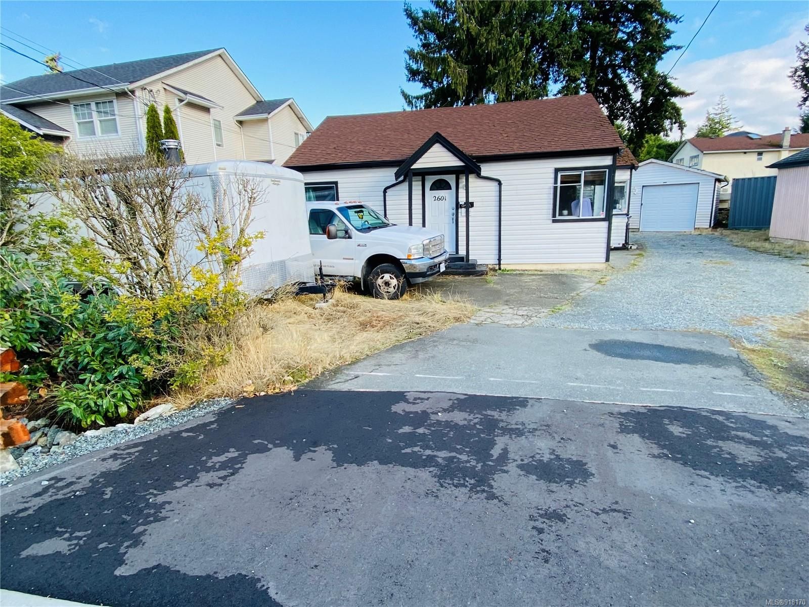 Main Photo: 2601 Millstream Rd in Langford: La Mill Hill House for sale : MLS®# 918170