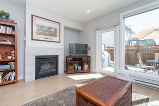 Photo 4: 105 2447 Henry Ave in Sidney: Si Sidney North-East Condo for sale : MLS®# 872268