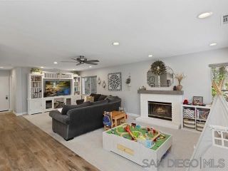 Photo 10: House for sale : 4 bedrooms : 422 Helix Way in Oceanside