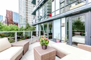 Photo 15: 305 8 SMITHE Mews in Vancouver: Yaletown Condo for sale (Vancouver West)  : MLS®# R2307500