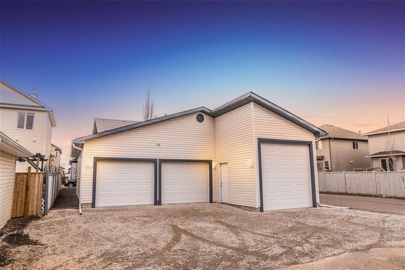 FEATURED LISTING: 120 LUXSTONE Crescent Southwest Airdrie