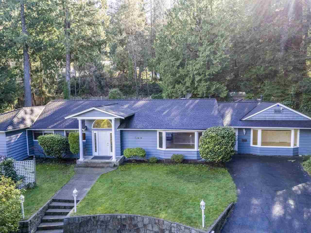 Main Photo: 5488 GREENLEAF Road in West Vancouver: Eagle Harbour House for sale : MLS®# R2543144