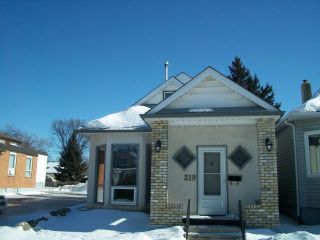 Photo 1: 219 HAMPTON Street in WINNIPEG: St James Residential for sale (West Winnipeg)  : MLS®# 1103133