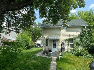 Photo 3: 569 Des Meurons Street in Winnipeg: St Boniface Residential for sale (2A)  : MLS®# 202318836