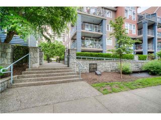 Photo 2: 404 1200 EASTWOOD Street in Coquitlam: North Coquitlam Condo for sale in "LAKESIDE TERRACE" : MLS®# V1123537