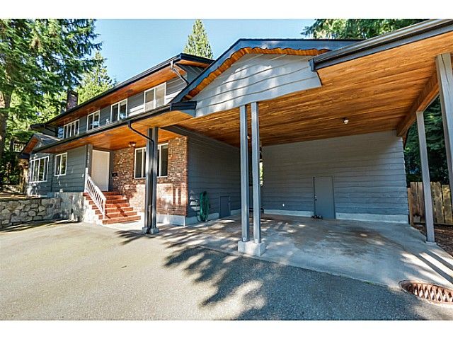 Main Photo: 1010 Strathaven Drive in North Vancouver: Northlands House for sale : MLS®# V1078344