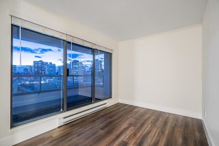 Photo 4: 710 1060 ALBERNI Street in Vancouver: West End VW Condo for sale in "The Carlyle" (Vancouver West)  : MLS®# R2741042
