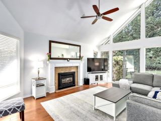 Photo 4: 4 1925 INDIAN RIVER Crescent in North Vancouver: Indian River Townhouse for sale : MLS®# R2875544
