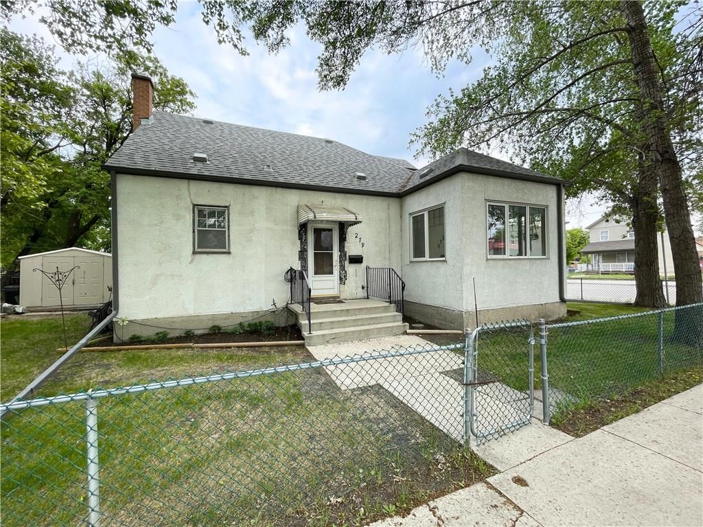 Main Photo: 279 Smart Street in Winnipeg: Weston Residential for sale (5D)  : MLS®# 202324973